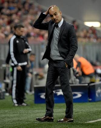 Fußball, Champions League, Viertelfinale, FC Bayern München - Benfica Lissabon 05.04.2016, xjhx, Fussball Champions League, FC Bayern Muenchen - Benfica Lissabon, emspor, v.l. Josep Pep Guardiola (Trainer FC Bayern Muenchen) enttaeuscht, enttaeuscht schauend, dissapointed gibt Anweisungen, gestikuliert, mit den Armen gestikulieren gives instructions, gesticulate, gesticolando.