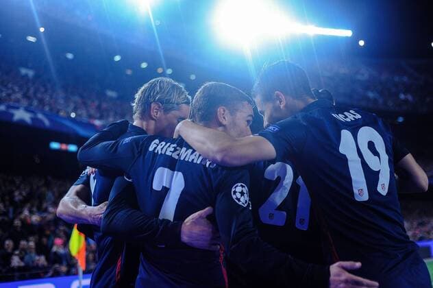 Fußball, Champions League, Viertelfinale, FC Barcelona - Atletico Madrid April 5, 2016 - Barcelona, Catalonia, Spain - Fernando Torres, Grizemann, Yannick Carrasco and Lucas Hernandez of Atltico de Madrid, celebrating his goal during the F.C. Barcelona vs Atletico de Madrid quarters of final UEFA Champions League match in Barcelona, 5 of April, 2016. FC Barcelona Barca v Club Atletico de Madrid - UEFA Champions League quarters of final - ZUMAn230