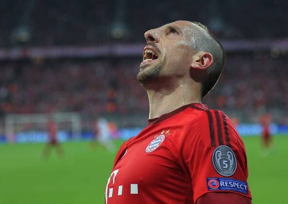 Franck RIBERY, FCB 7 Emotionen, enttaeuscht, Enttaeuschung, Frust, frustriert, Trauer ,traurig, verzweifelt, Verzweiflung FC BAYERN MUENCHEN - BENFICA LISSABON Quarterfinal, Football UEFA Champions League, Munich, 05.04.2016 CL Saison 2015 2016
