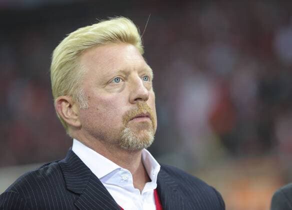 Boris Becker Halbfigur, Freisteller , Aktion, Einzelbild, Portrait, Porträt, Sky Fernsehen, TV, Medien, Fernsehuebertagung, Live, Liveuebertragung, Pay-TV, Bezahlfernsehen, Fernsehsender Interview FC BAYERN MUENCHEN - BENFICA LISSABON 1-0 Quarterfinal, Football UEFA Champions League, Munich, 05.04.2016 CL Saison 2015 2016
