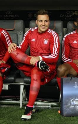 Fussball, Champions League, 2015 2016, Herren, Achtelfinale, Rückspiel, 05.04.2016, FC Bayern München - Benfica Lissabon v.l. Ersatzbank, Reserve, Mario Götze, FC Bayern München,
