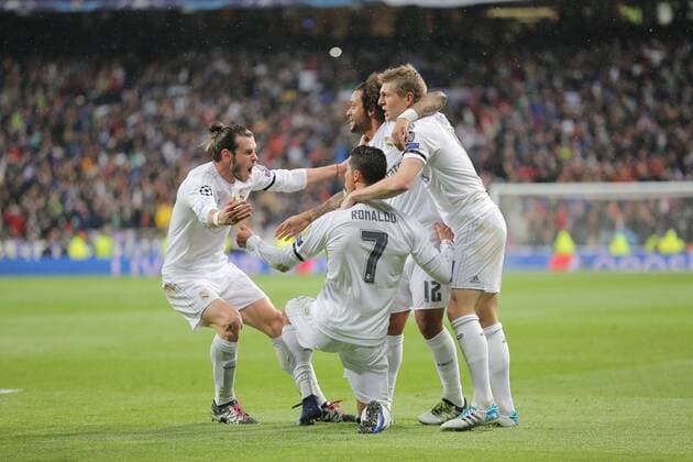 Cristiano RONALDO, Real Madrid 7 Torschuss, schiesst das Tor zum 2-0 Jubel, Freude, Emotionen, Feiern, Lachen, jubelt, freuen, reisst die Arme hoch, ballt die Faust REAL MADRID - VFL WOLFSBURG Quarterfinal, Football UEFA Champions League, Wolfsburg, 12.04.2016 CL Saison 2015 2016