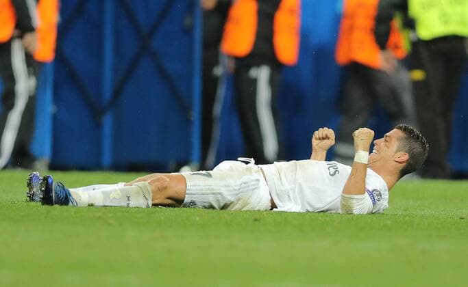 Cristiano RONALDO, Real Madrid 7 Jubel, Freude, Emotionen, Feiern, Lachen, jubelt, freuen, reisst die Arme hoch, ballt die Faust REAL MADRID - VFL WOLFSBURG Quarterfinal, Football UEFA Champions League, Wolfsburg, 12.04.2016 CL Saison 2015 2016
