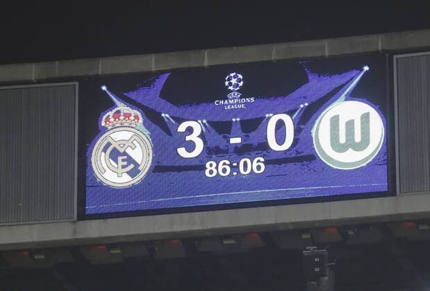 Anzeigetafel, Screen, Screenboard, digital, LED, Anzeige, Monitor,Ergebnis, Endergebnis REAL MADRID - VFL WOLFSBURG 3-0 Quarterfinal, Football UEFA Champions League, Wolfsburg, 12.04.2016 CL Saison 2015 2016