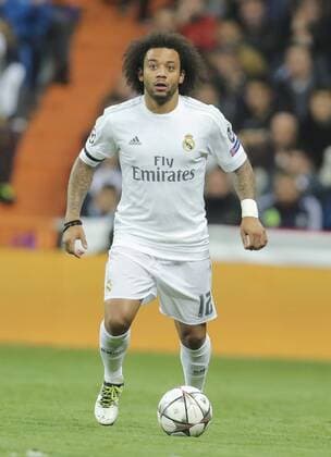 MARCELO, Real Madrid 12 Einzelaktion mit Ball, Ganzfigur, Freisteller, Einzelbild, Hochformat, Aktion, Ganzkörper, Einzelaufnahmen, Action Ballannahme, Ballbehandlung REAL MADRID - VFL WOLFSBURG 3-0 Quarterfinal, Football UEFA Champions League, Wolfsburg, 12.04.2016 CL Saison 2015 2016
