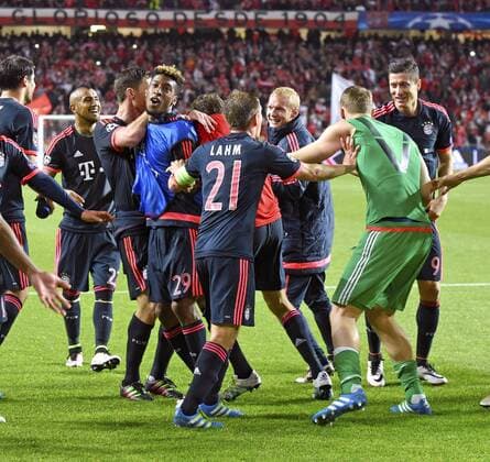 13.04.2016, Fussball Championsleague 2015 2016, Viertelfinale Rückspiel, FC Benfica Lissabon - Bayern München, Schlussjubel , Kingsley Coman (Bayern München), Philipp Lahm (FC Bayern München), Sebastian Rode (FC Bayern München), Torwart Manuel Neuer (FC Bayern München), Robert Lewandowski (FC Bayern München),