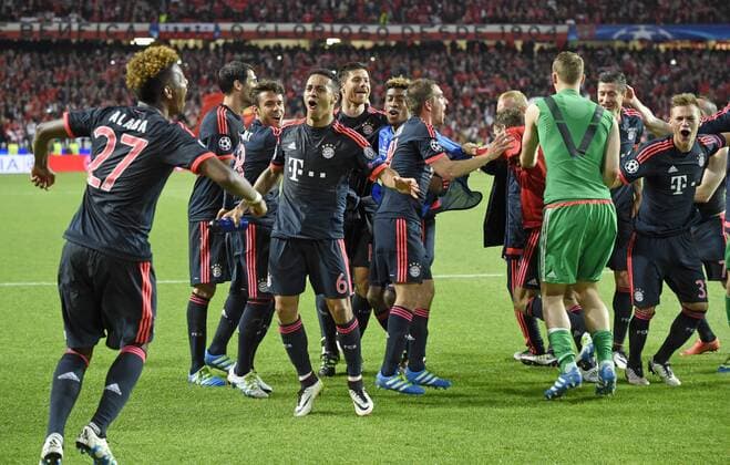 13.04.2016, Fussball Championsleague 2015 2016, Viertelfinale Rückspiel, FC Benfica Lissabon - Bayern München, Schlussjubel ,David Alaba (FC Bayern München), Thiago (FC Bayern München), Philipp Lahm (FC Bayern München), Torwart Manuel Neuer (FC Bayern München), Joshua Kimmich (FC Bayern München),
