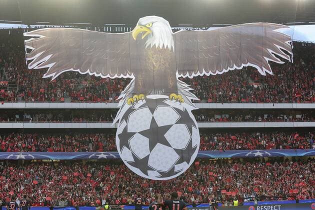 Fans, Fussballfans, supporters, spectators, Zuschauer, Jacke, Kutte, Weste, Fankurve Bemalung im Gesicht, Gesichtsbemalung, Schminke Adler BENFICA LISSABON - FC BAYERN MUENCHEN 2-2 Quarterfinal, Football UEFA Champions League, Lissabon, 13.04.2016 Rueckspiel CL Saison 2015 2016