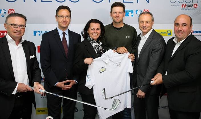 Golf, Lyoness Open, Pressekonferenz in Wien GOLF - Lyoness Open 2016 VIENNA,AUSTRIA,14.APR.16 - GOLF - PGA Golf Herren European Tour, Lyoness Open, Diamond Country Club, press conference PK Pressekonferenz Image shows president Christian Guzy (Diamond Country Club), Andreas Werner (Lyoness), head of public relation and corporate communication Silvia Kelemen (Lyoness Open Group), Bernd Wiesberger (AUT), CEO Anton Schutti (Sporthilfe) and CEO Ali Al-Khaffaf (Golf Open Event GmbH). GEPAxpictures xMarioxKneisl