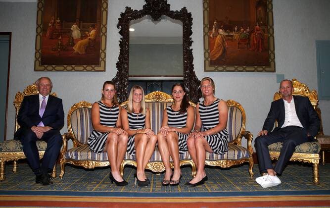 TENNIS - ITF, Fed Cup CAIRO,EGYPT,16.APR.16 - TENNIS - ITF, Fed Cup, Europe Africa Zone II, Group 1. Image shows president Robert Gross (OETV), Julia Grabher, Barbara Haas, Tamira Paszek, Sandra Klemenschits and captain Juergen Waber (AUT). GEPAxpictures xWalterxLuger
