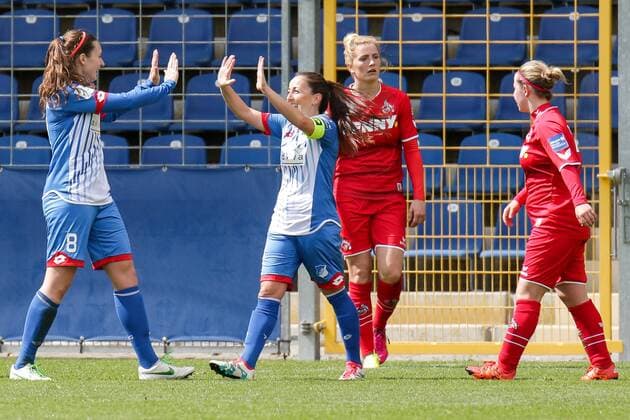 v.li.: Torschützin Christine Schneider (Hoffenheim, 8) jubelt mit Martina Moser (Hoffenheim, 7) über das Tor zum 3:0, Jubel, Torjubel, Torerfolg, celebrate the goal, goal, celebration, Jubel ueber das Tor, optimistisch, Action, Aktion, Fussball, Allianz Frauen-Bundesliga, TSG 1899 Hoffenheim - 1. FC Köln, xozx