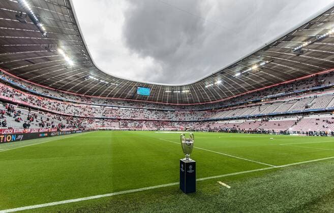 03.05.2016, Allianz Arena, Muenchen, GER, UEFA CL, FC Bayern Muenchen vs Atletico Madrid, Halbfinale, Rueckspiel, im Bild der Sieger Pokal der UEFA Championsleague the winners trophy of the UEFA Champions League during the UEFA Champions League semi Final, 2nd Leg match between FC Bayern Munich and Atletico Madrid at the Allianz Arena in Muenchen, Germany on 2016 05 03. Muenchen EP_fei