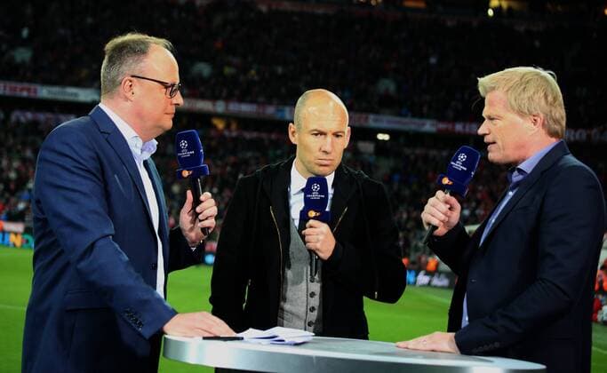 München, Fussball, Herren, UEFA Champions League, Saison 2015 2016, Halbfinale, FC Bayern München - Atletico Madrid, Oliver Welke, Arjen Robben FC Bayern München, Oliver Kahn,