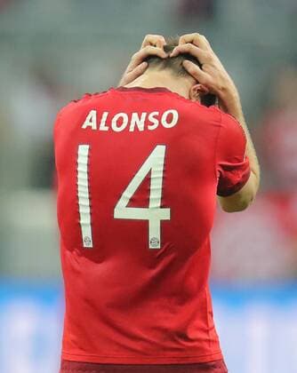 Xabi ALONSO, FCB 14 Emotionen, enttaeuscht, Enttaeuschung, Frust, frustriert, Trauer ,traurig, verzweifelt, Verzweiflung FC BAYERN MUENCHEN - ATLETICO MADRID Semifinal, Football UEFA Champions League, Muenchen, 03.05.2016 CL Saison 2015 2016