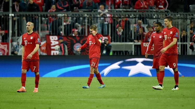 03.05.2016, xjhx, Fussball Champions League, FC Bayern Muenchen - Atletico Madrid, emspor, v.l. Franck Ribery (FC Bayern Muenchen), Philipp Lahm (FC Bayern Muenchen), Douglas Costa (FC Bayern Muenchen), Robert Lewandowski (FC Bayern Muenchen) enttaeuscht, enttaeuscht schauend, dissapointed Muenchen