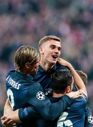 03.05.2016, Allianz Arena, Muenchen, GER, UEFA CL, FC Bayern Muenchen vs Atletico Madrid, Halbfinale, Rueckspiel, im Bild Torjubel Atletico, Fernando Torres (Atletico Madrid), Antoine Griezmann (Atletico Madrid), Koke (Atletico Madrid) Goalcelebration Atletico Fernando Torres (Atletico Madrid) Antoine Griezmann (Atletico Madrid) Koke (Atletico Madrid) during the UEFA Champions League semi Final, 2nd Leg match between FC Bayern Munich and Atletico Madrid at the Allianz Arena in Muenchen, Germany on 2016 05 03. Muenchen EP_fei