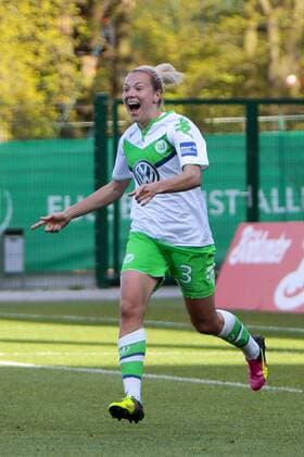Fußball, Allianz Frauen Bundesliga, VfL Wolfsburg - TSG 1899 Hoffenheim; Zsanett Jakabfi (Wolfsburg, 3) Jubel, Torjubel, Freude, Emotion, Torerfolg, Aktion, action, goal, goal celebration, celebrates Freisteller, Einzelbild, Aktion, action. xtgx