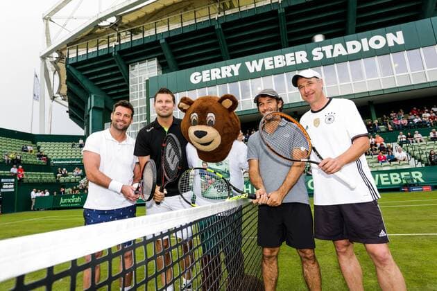 GER, ATP Tennis Herren Gerry Weber Open, Prominenten Doppel Riedle und Bode gegen Stephan und Kehrmann 12.06.2016, ATP, Gerry Weber Stadion, Halle in Westfalen, GER, Gerry Weber Open, Turniertag 2, im Bild vl. Florian Kehrmann, Daniel Stephan, Karl-Heinz Riedle und Marco Bode Foto @ nordphoto Rauch Local Caption nordphotox xRauch