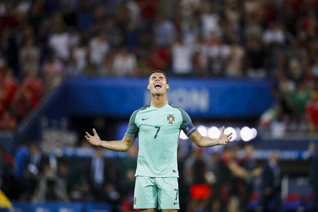 Cristiano RONALDO, Por 7 Schlussjubel Jubel, Freude, Emotionen, Feiern, Lachen, jubelt, freuen, reisst die Arme hoch, ballt die Faust lacht, lächelt, lachend, smile, froh, happy ,Halbfigur, Freisteller , Aktion, Einzelbild, Portrait, Porträt, PORTUGAL - WALES 2-0 Semifinal ,Football European Championships EURO at 06 July, 2016 in Lyon, Stade de Lyon, France. Fussball, Nationalteam, Halbfinale,06.07.2016