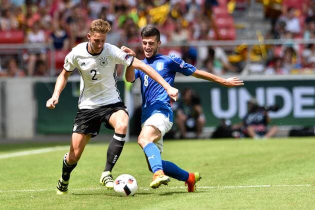 GER, UEFA U19 (U 19) EURO 2016, Vorrunde, Deutschland (GER) vs Italien (ITA) 11.07.2016, Mercedes Benz Arena, Stuttgart, GER, UEFA U19 (U 19) EURO 2016, First Round, Deutschland (GER) vs Italien (ITA), picture shows im Bild: Phil Neumann ( 2, Deutschland Germany (GER)) gegen Alberto Picci ( 8, Italien Italy (ITA) Foto © nordphoto Fabisch nordphotox xFabisch