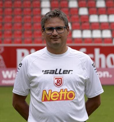 Porträttermin 2016 2017, GER, Deutschland, Continental Arena, Regensburg, 3.Liga, Liga 3, Herren, Fußball, Fussball, Saison 2016 2017, SSV Jahn Regensburg, SSV Jahn 2000, Portrait, Porträt, Vorstellung, Präsentation, Pressetermin, Einzelbild, WOLFGANG BRUMMER
