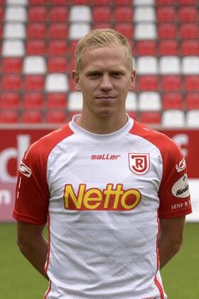 Porträttermin 2016 2017, GER, Deutschland, Continental Arena, Regensburg, 3.Liga, Liga 3, Herren, Fußball, Fussball, Saison 2016 2017, SSV Jahn Regensburg, SSV Jahn 2000, Portrait, Porträt, Vorstellung, Präsentation, Pressetermin, Einzelbild, ALEXANDER NANDZIK