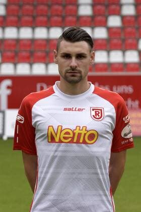 Porträttermin 2016 2017, GER, Deutschland, Continental Arena, Regensburg, 3.Liga, Liga 3, Herren, Fußball, Fussball, Saison 2016 2017, SSV Jahn Regensburg, SSV Jahn 2000, Portrait, Porträt, Vorstellung, Präsentation, Pressetermin, Einzelbild, MARCEL HOFRATH
