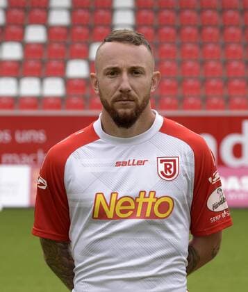 Porträttermin 2016 2017, GER, Deutschland, Continental Arena, Regensburg, 3.Liga, Liga 3, Herren, Fußball, Fussball, Saison 2016 2017, SSV Jahn Regensburg, SSV Jahn 2000, Portrait, Porträt, Vorstellung, Präsentation, Pressetermin, Einzelbild, MARVIN KNOLL