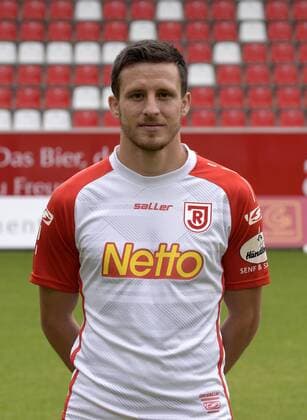 Porträttermin 2016 2017, GER, Deutschland, Continental Arena, Regensburg, 3.Liga, Liga 3, Herren, Fußball, Fussball, Saison 2016 2017, SSV Jahn Regensburg, SSV Jahn 2000, Portrait, Porträt, Vorstellung, Präsentation, Pressetermin, Einzelbild, DANIEL SCHÖPF