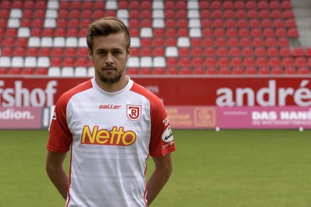 Porträttermin 2016 2017, GER, Deutschland, Continental Arena, Regensburg, 3.Liga, Liga 3, Herren, Fußball, Fussball, Saison 2016 2017, SSV Jahn Regensburg, SSV Jahn 2000, Portrait, Porträt, Vorstellung, Präsentation, Pressetermin, Einzelbild, MICHAEL FABER