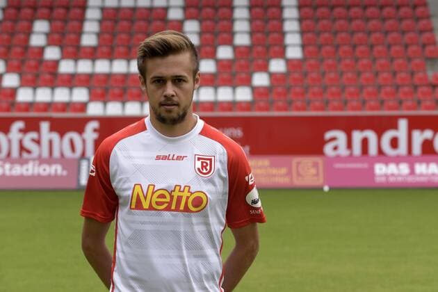 Porträttermin 2016 2017, GER, Deutschland, Continental Arena, Regensburg, 3.Liga, Liga 3, Herren, Fußball, Fussball, Saison 2016 2017, SSV Jahn Regensburg, SSV Jahn 2000, Portrait, Porträt, Vorstellung, Präsentation, Pressetermin, Einzelbild, MICHAEL FABER