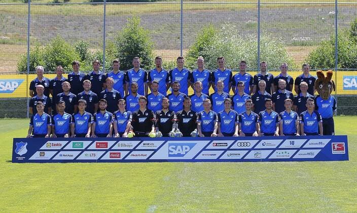 Mannschaftsbild: Hinten V.li.: Zeugwart Heinz Seyfert, Zeugwart Christian Seyfert, Teammanager Timmo Hardung, Benjamin Glück, Fabian Schär, Adam Szalai, Sandro Wagner, Niklas Süle, Kevin Vogt, Benjamin Hübner, Ermin Bicakcic, Physiotherapeut Peter Geigle, Physiotherapeut Sören Johannsen, Physiotherapeut Michael Schumacher. Mitte V.li.: Co-Trainer Alfred Schreuder, Co-Trainer Matthias Kaltenbach, Torwarttrainer Michael Rechner, Cheftrainer Julian Nagelsmann, Jeremy Toljan, Mark Uth, Kerem Demirbay, Eugen Polanski, Pavel Kaderabek, Steven Zuber, Athletiktrainer, Otmar Rösch, Athletiktrainer Christian Weigl, Präventivtrainer Christian Neitzert. Vorne V.li. Tarik Elyounoussi, Jiloan Hamad, Jin Su Kim, Lukas Rupp, Sebastian Rudy, Gregor Kobel, Oliver Baumann, Alexander Stolz, Jonathan Schmid, Pirmin Schwegler, Andrej Kramaric, Marco Terrazzino, Dennis Geiger, Baris Atik. Fototermin 1899 Hoffenheim 2016-2017 . Sinsheim, GER, 19.07.2016 , Fussball 1. Bundesliga 2016 2017.