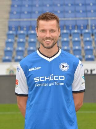 22.07.2016, Fussball, 2. LIGA, Saison 2016 2017, SCHÜCO-ARENA, BIELEFELD Fußball, GER, 2.BL, Portraittermin 2016 2017, Arminia Bielefeld Julian Börner (Arminia Bielefeld), Aktion, Einzelbild, Hoch, Portrait