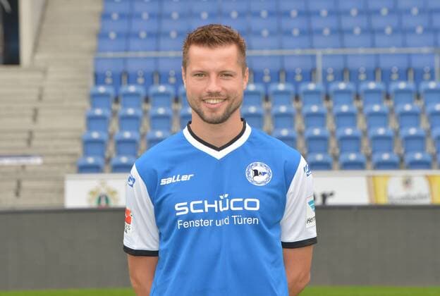 22.07.2016, Fussball, 2. LIGA, Saison 2016 2017, SCHÜCO-ARENA, BIELEFELD Fußball, GER, 2.BL, Portraittermin 2016 2017, Arminia Bielefeld Julian Börner (Arminia Bielefeld), Aktion, Einzelbild, Quer, Portrait