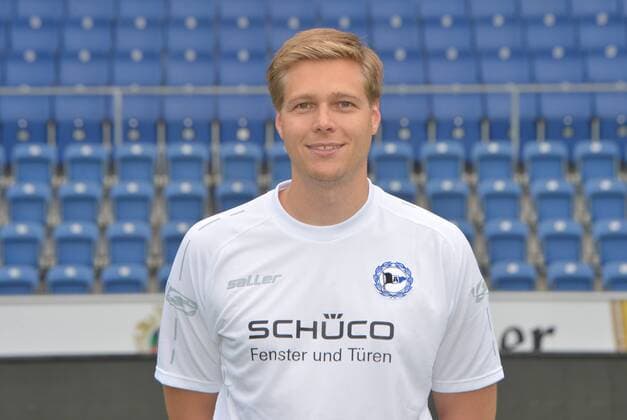 22.07.2016, Fussball, 2. LIGA, Saison 2016 2017, SCHÜCO-ARENA, BIELEFELD Fußball, GER, 2.BL, Portraittermin 2016 2017, Arminia Bielefeld Dr. Stefan Budde (Mannschaftsarzt Arminia Bielefeld), Aktion, Einzelbild, Quer, Portrait