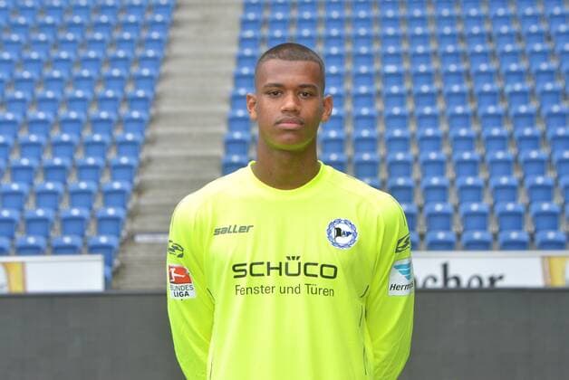 22.07.2016, Fussball, 2. LIGA, Saison 2016 2017, SCHÜCO-ARENA, BIELEFELD Fußball, GER, 2.BL, Portraittermin 2016 2017, Arminia Bielefeld Baboucarr Gaye (Arminia Bielefeld), Aktion, Einzelbild, Quer, Portrait