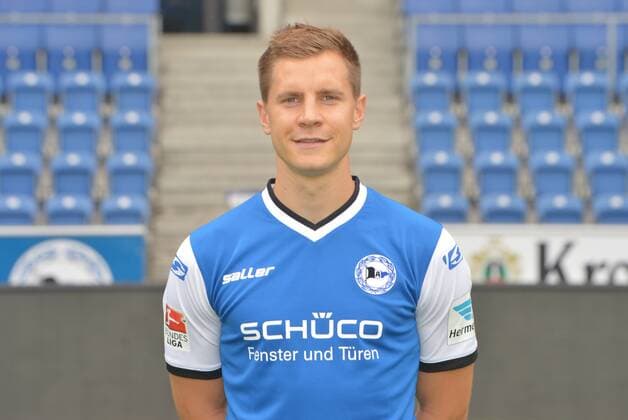 22.07.2016, Fussball, 2. LIGA, Saison 2016 2017, SCHÜCO-ARENA, BIELEFELD Fußball, GER, 2.BL, Portraittermin 2016 2017, Arminia Bielefeld Tomasz Holata (Arminia Bielefeld), Aktion, Einzelbild, Quer, Portrait