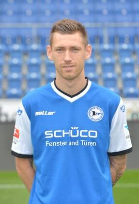 22.07.2016, Fussball, 2. LIGA, Saison 2016 2017, SCHÜCO-ARENA, BIELEFELD Fußball, GER, 2.BL, Portraittermin 2016 2017, Arminia Bielefeld Manuel Junglas (Arminia Bielefeld), Aktion, Einzelbild, Hoch, Portrait