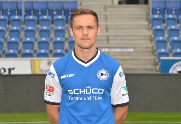 22.07.2016, Fussball, 2. LIGA, Saison 2016 2017, SCHÜCO-ARENA, BIELEFELD Fußball, GER, 2.BL, Portraittermin 2016 2017, Arminia Bielefeld Steffen Lang (Arminia Bielefeld), Aktion, Einzelbild, Quer, Portrait