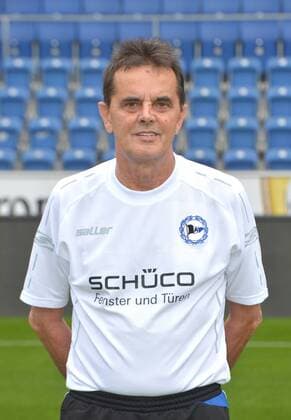 22.07.2016, Fussball, 2. LIGA, Saison 2016 2017, SCHÜCO-ARENA, BIELEFELD Fußball, GER, 2.BL, Portraittermin 2016 2017, Arminia Bielefeld Dr. Günter Neundorf (Mannschaftsarzt Arminia Bielefeld), Aktion, Einzelbild, Hoch, Portrait