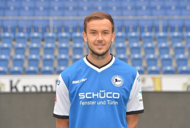22.07.2016, Fussball, 2. LIGA, Saison 2016 2017, SCHÜCO-ARENA, BIELEFELD Fußball, GER, 2.BL, Portraittermin 2016 2017, Arminia Bielefeld Manuel Prietl (Arminia Bielefeld), Aktion, Einzelbild, Quer, Portrait