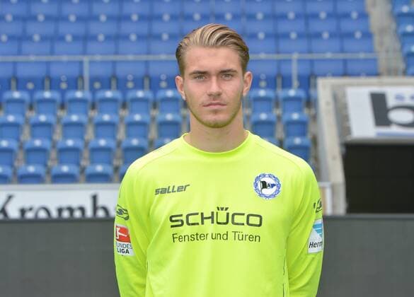 22.07.2016, Fussball, 2. LIGA, Saison 2016 2017, SCHÜCO-ARENA, BIELEFELD Fußball, GER, 2.BL, Portraittermin 2016 2017, Arminia Bielefeld Nikolai Rehnen (Arminia Bielefeld), Aktion, Einzelbild, Quer, Portrait