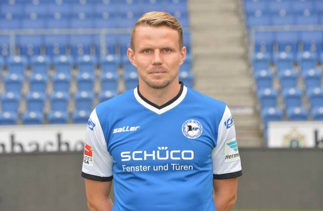22.07.2016, Fussball, 2. LIGA, Saison 2016 2017, SCHÜCO-ARENA, BIELEFELD Fußball, GER, 2.BL, Portraittermin 2016 2017, Arminia Bielefeld Sebastian Schuppan (Arminia Bielefeld), Aktion, Einzelbild, Quer, Portrait