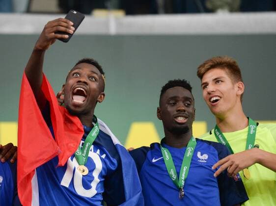 Fußball, U19 EM, Finale, Frankreich ist Europameister 24.07.2016, xmhx, Fussball EM 2016 U19 Finale, Italien - Frankreich, emspor, Jubel bei Paul Bernardorni (Frankreich), Jerome Onguene (Frankreich), Issa Diop (Frankreich) Jean-Kevin Augustin (Frankreich), Lucas Tousart (Frankreich), Kylian Mbappe (Frankreich), Ludovic Blas (Frankreich) Clement Michelin (Frankreich), Amine Harit (Frankreich) Christ-Emmanuel Maouassa (Frankreich), Denis Will Poha (Frankreich), Quentin Braat (Frankreich), Enock Kwateng (Frankreich) Olivier Boscagli (Frankreich), Jeremy Gelin (Frankreich), Florian Aye (Frankreich), Marcus Thuram (Frankreich), Jeando Fuchs (Frankreich), Ludovic Batelli (Trainer Frankreich) Sinsheim