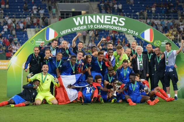 24.07.2016, xmhx, Fussball EM 2016 U19 Finale, Italien - Frankreich, emspor, Jubel bei Paul Bernardorni (Frankreich), Jerome Onguene (Frankreich), Issa Diop (Frankreich) Jean-Kevin Augustin (Frankreich), Lucas Tousart (Frankreich), Kylian Mbappe (Frankreich), Ludovic Blas (Frankreich) Clement Michelin (Frankreich), Amine Harit (Frankreich) Christ-Emmanuel Maouassa (Frankreich), Denis Will Poha (Frankreich), Quentin Braat (Frankreich), Enock Kwateng (Frankreich) Olivier Boscagli (Frankreich), Jeremy Gelin (Frankreich), Florian Aye (Frankreich), Marcus Thuram (Frankreich), Jeando Fuchs (Frankreich), Ludovic Batelli (Trainer Frankreich) Sinsheim