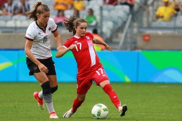 Rio 2016, Fußball, Damen, Deutschland - Kanada Olympics 2016 Football BH BELO HORIZONTE, MG - 16.08.2016: OLYMPICS 2016 FOOTBALL BH - Jessie Fleming, Canada, trying to escape the marking Melanie Leupolz, Germany, during the match between Canada (CAN) vs Germany (GER), the semifinals of the Olympic Women& 39;otball, ll, the Rio Olympics 2016 held at the Mineirao Stadium ie city -headquarters Belo Horizonte, MG. (Ph (Photo: Dudu Macedo Fotoarena) x1185434x DuduxMacedo