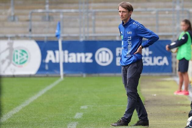 Bilder des Tages - SPORT Matthias Rudolph (Trainer, Potsdam), Freisteller, Ganzkörper, Einzelbild, Aktion, Action, Fussball, Allianz Frauen-Bundesliga, TSG 1899 Hoffenheim - 1. FFC Turbine Potsdam, xozx