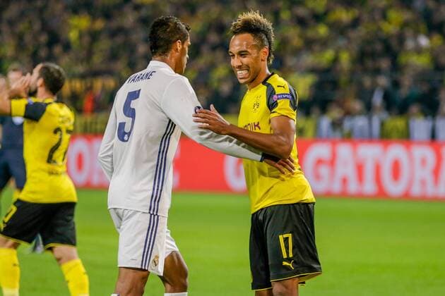 GER, Champions League, Borussia Dortmund vs Real Madrid 27.09.2016, Signal Iduna Park, Dortmund, GER, Champions League, Borussia Dortmund vs Real Madrid, im Bild picture shows VARANE (Real Madrid 5), Pierre-Emerick Aubameyang (BVB Dortmund 17), Foto@ nordphoto Rauch nordphotox xrauch