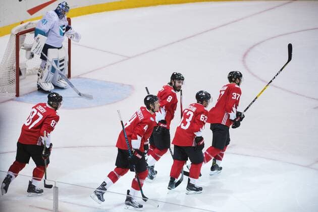 Eishockey, World Cup of Hockey, Finale, Kanada - Europa Kanadas Sidney Crosby, Jay Bouwmeester, Drew Doughty, Brad Marchand, Patrice Bergeron, Europas Jaroslav Halak - Toronto - Eishockey, World Cup of Hockey, Nationalteam Länderspiel, Finale, Kanada vs. Europa. Copyright: JOELxMARKLUND BB160927JM040