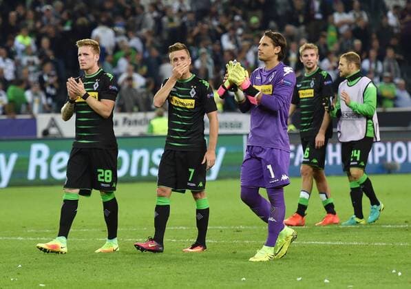 28.09.2016, Fussball UEFA Champions League 2016 17, Vorrunde, 2. Spieltag, Borussia Moenchengladbach - FC Barcelona Barca 1:2, v.li., Andre Hahn (Borussia Moenchengladbach), Patrick Herrmann (Borussia Moenchengladbach), Torwart Yann Sommer (Borussia Moenchengladbach), Christoph Kramer (Borussia Moenchengladbach), Tony Jantschke (Borussia Moenchengladbach)